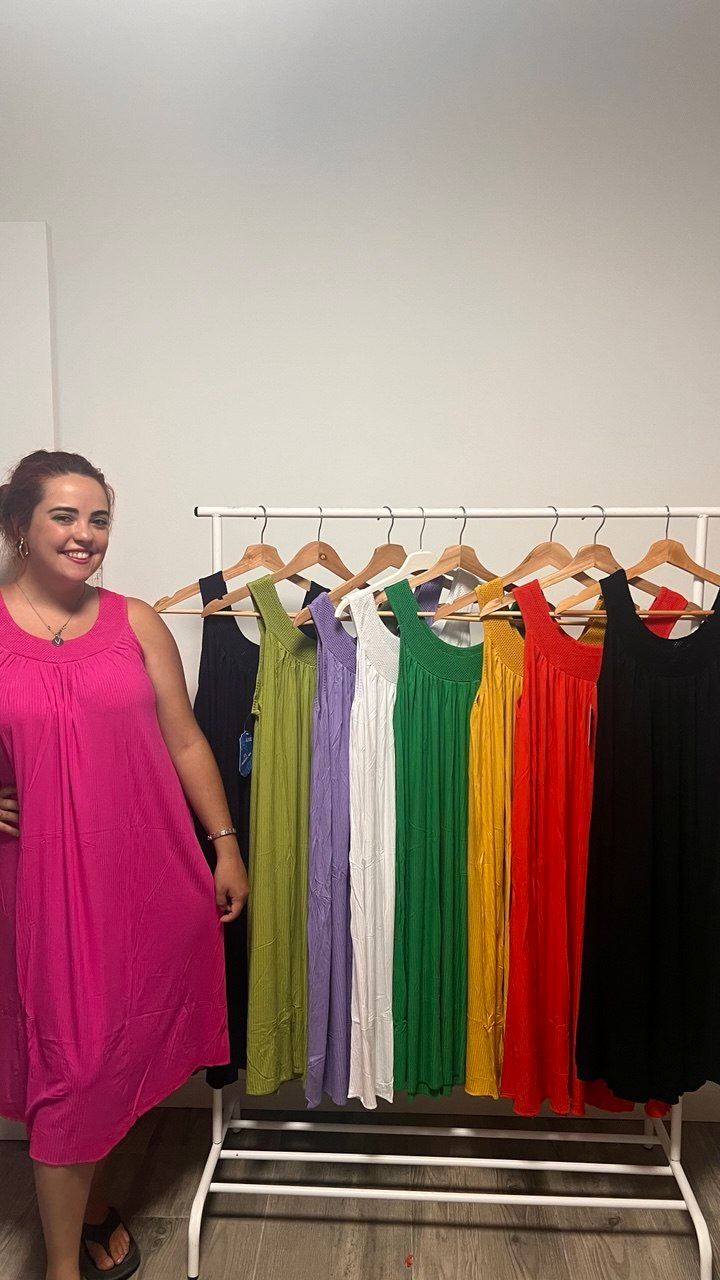 Vestido Midi Rocío varios colores en percha
